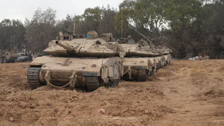 טנקים של חטיבה 7 לקראת כניסתם לעזה, השבוע