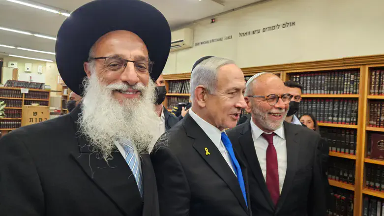 הרב בדיחי לצידו של נתניהו