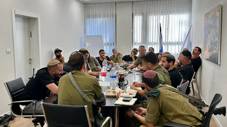 פגישת המח"ט עם הרבש"צים