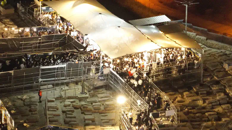 100 אלף מתפללים בהילולה בהר הזיתי