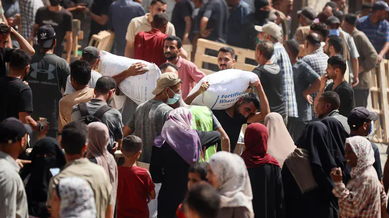 Distributing aid in Gaza