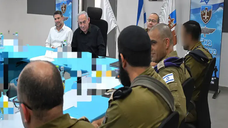נתניהו וסמוטריץ' בביקור בחטיבת החשמונאים