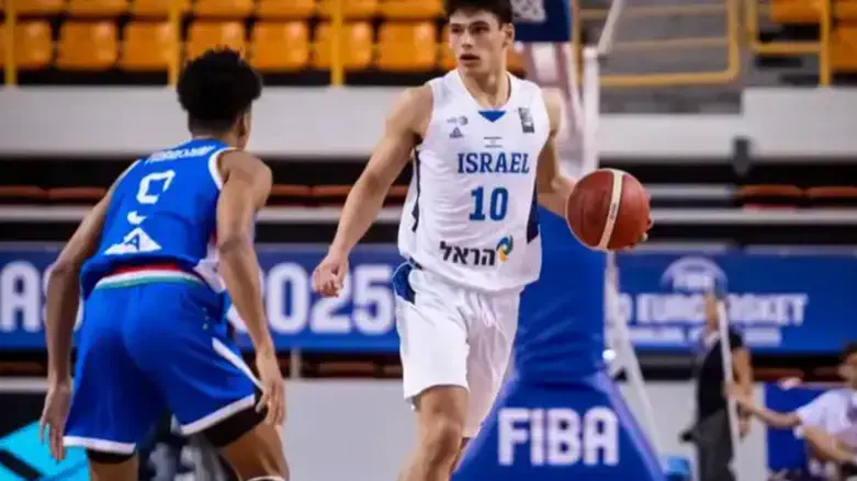 מאייר מול איטליה. נעצר במחצית השניה