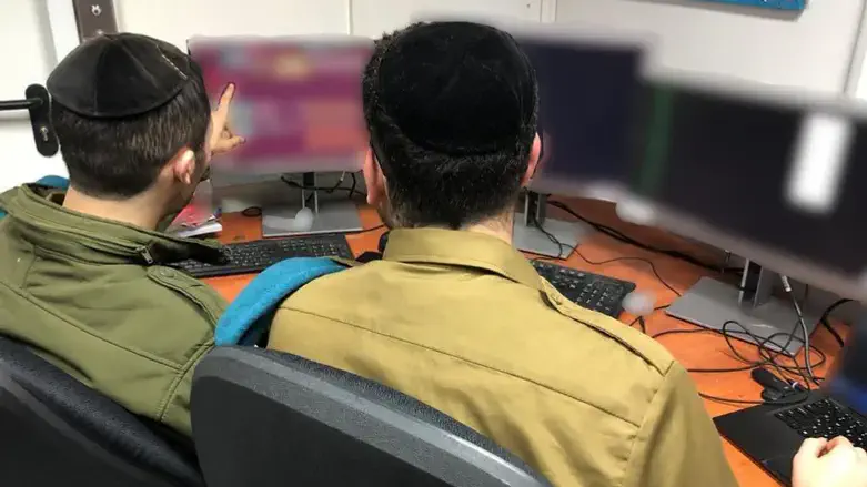 חרדים בחיל התקשוב