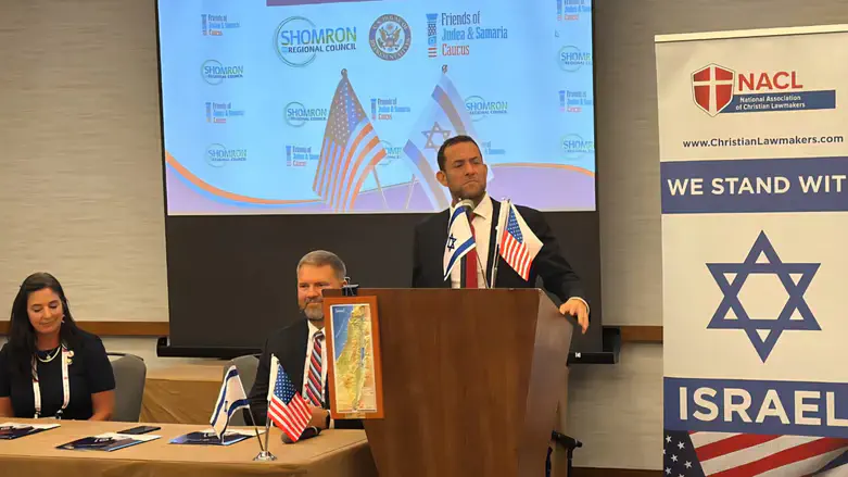 Yossi Dagan at conference