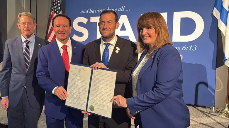 מושל לואיזיאנה עם ראש מועצת שומרון יוסי דגן