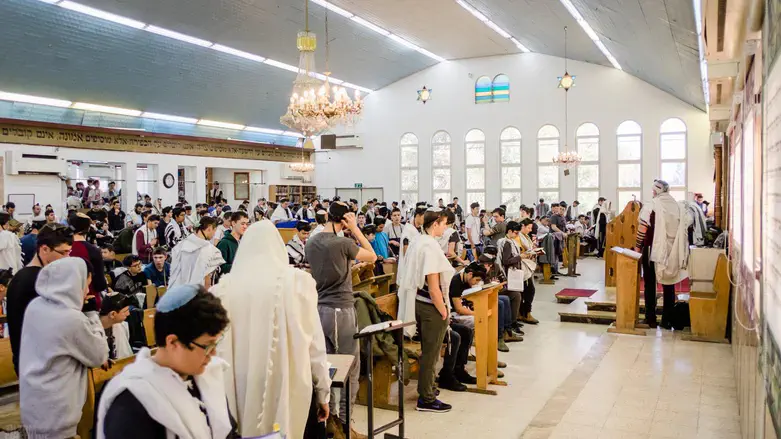 ישיבות התיכוניות