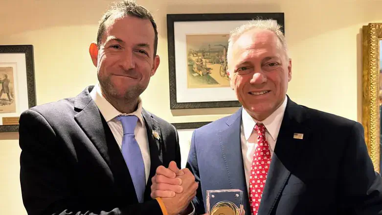 סטיב סקאליס עם יוסי דגן