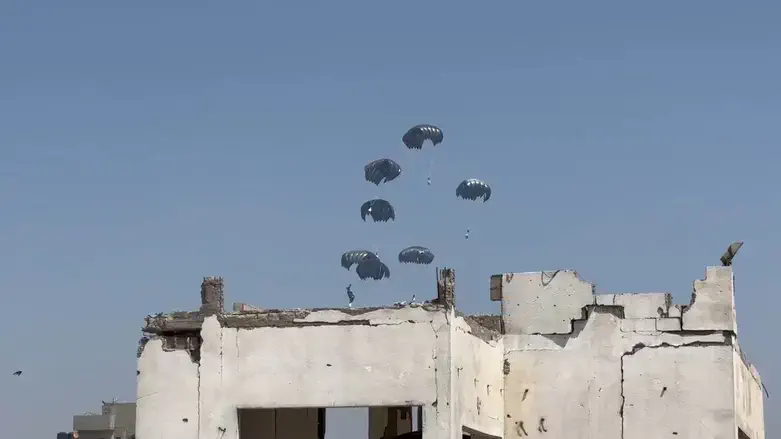 הצנחת סיוע הומניטרי בעזה