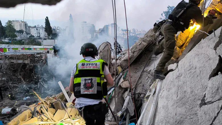 Scene of the missile impact in Rehovot