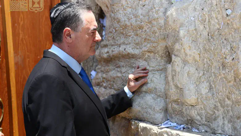 Minister Katz at the Kotel