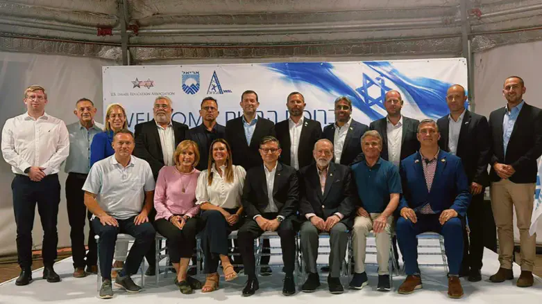 מייק ג’ונסון בשומרון