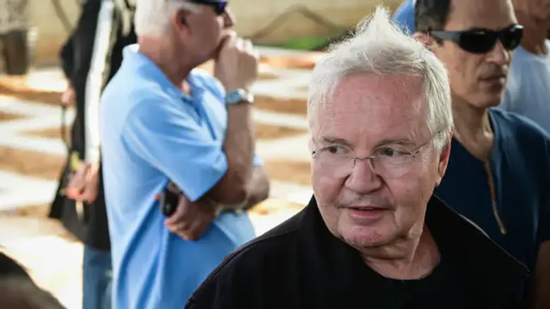 Алон Олеарчик