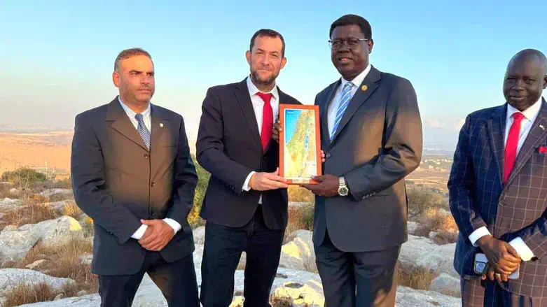 Йоси Даган с министром иностранных дел Южного Судана