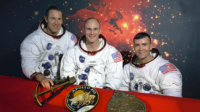 James Lovell (L) with the Apollo 13 crew