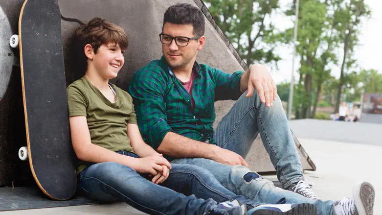 אבא ובן, הורות. אילוסטרציה