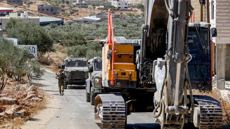 Construction near Duma