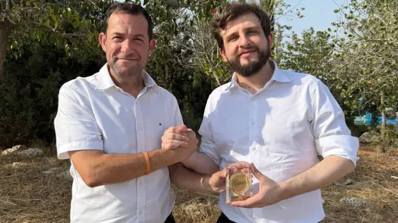 "לתמוך בריבונות"