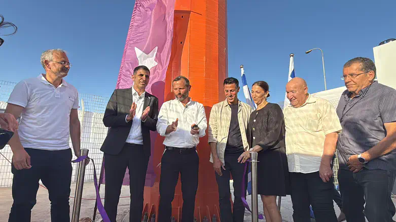 Cellular tower inaugurated in Givat Asaf