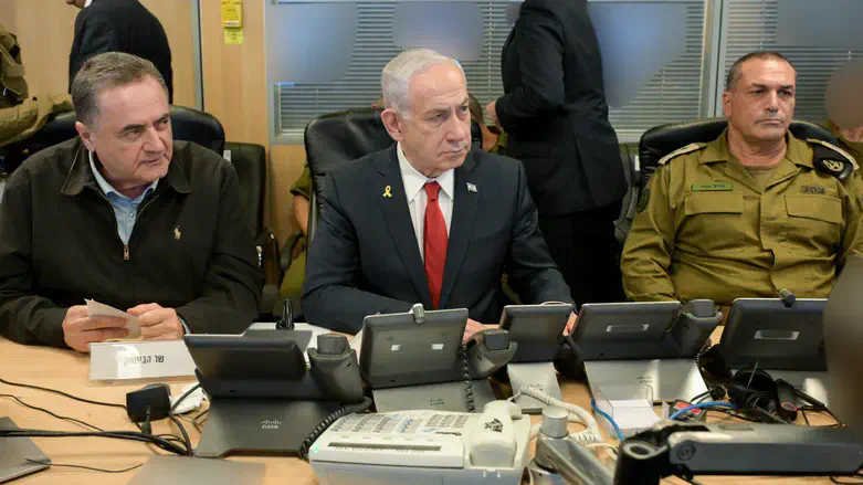 L-R: Defense Minister Israel Katz, PM Benjamin Netanyahu, and Chief of Staff Eyal Zamir