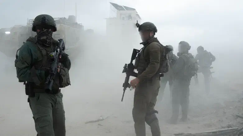 IDF forces operate in Gaza