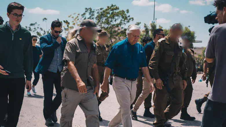 Senator Graham visits Kerem Shalom Crossing