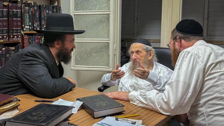 הרב לנדו עם מנהל הסמינר