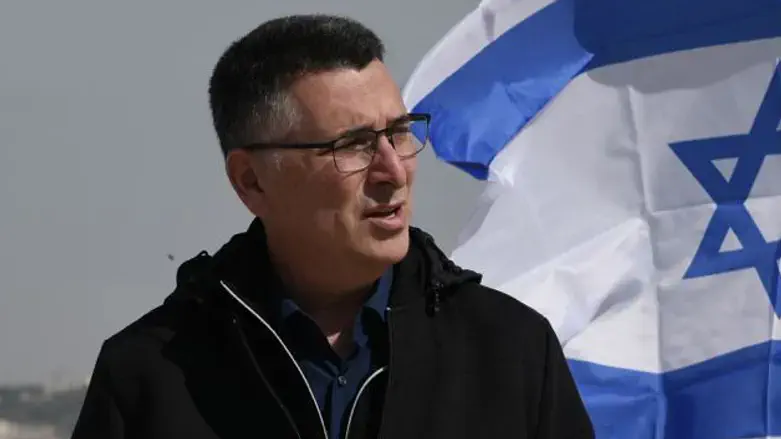 Гидеон Саар