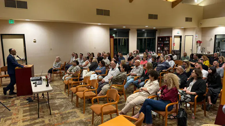 Элияху Йосиан на лекции