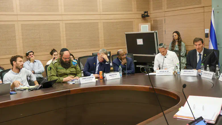 הדיון בוועדה