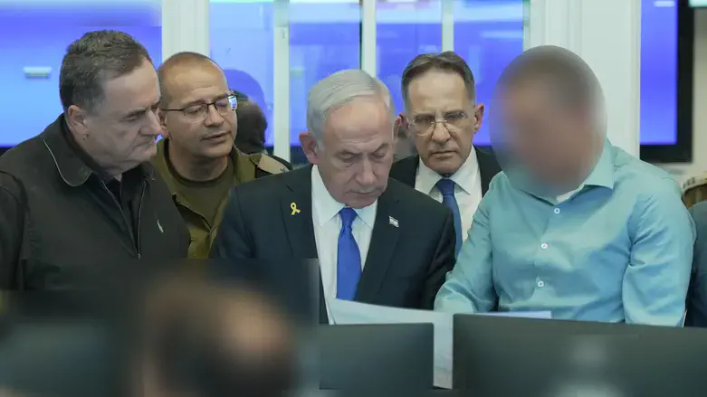 Премьер-министр в штаб-квартире ШАБАК