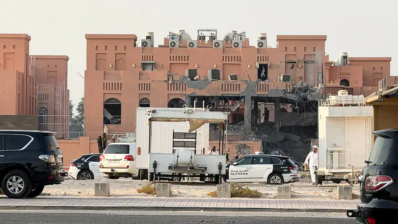 Здание в Дохе, подвергшееся атаке