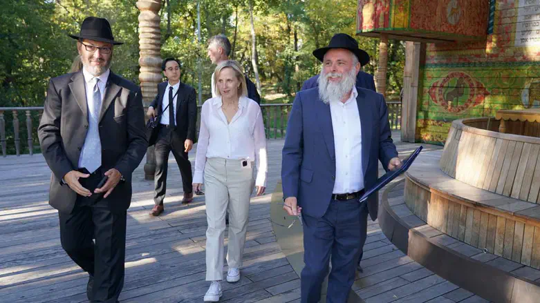 "לעולם לא עוד זה עכשיו"