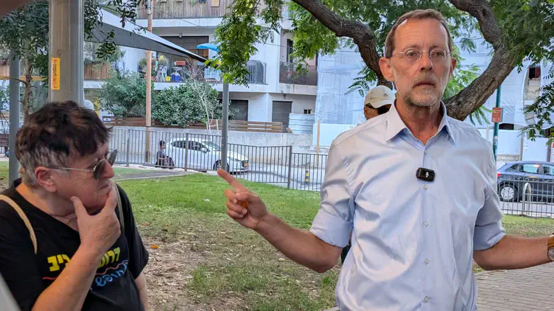 Moshe Feiglin in south Tel Aviv