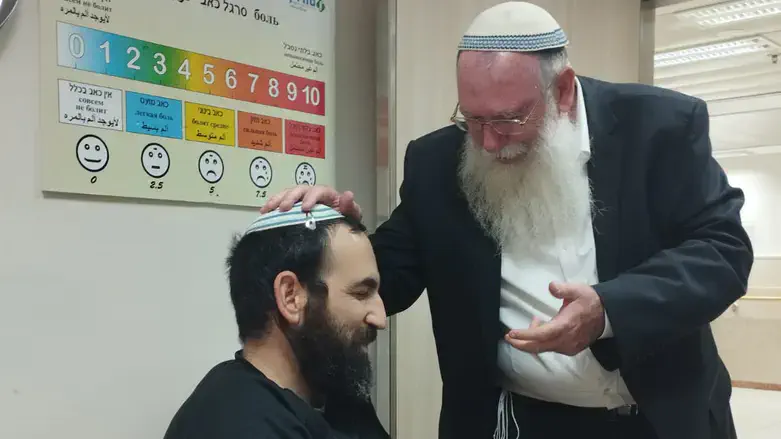 בביקור אצל פצוע