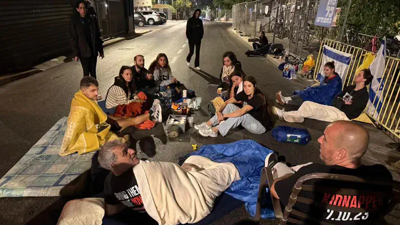 The protesters outside the PM's residence