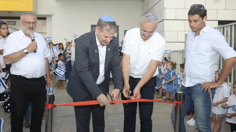 השר יואב קיש בבית אל