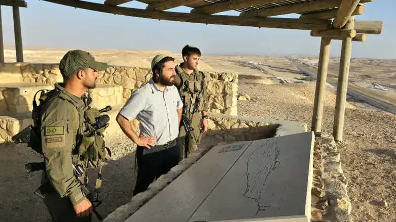 MK Tzvi Succot during the tour