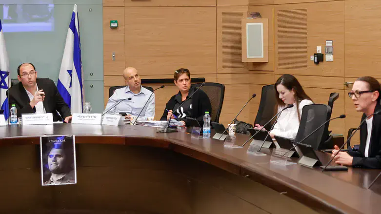 Дебаты в законодательной комиссии Кнессета. Иллюстрация