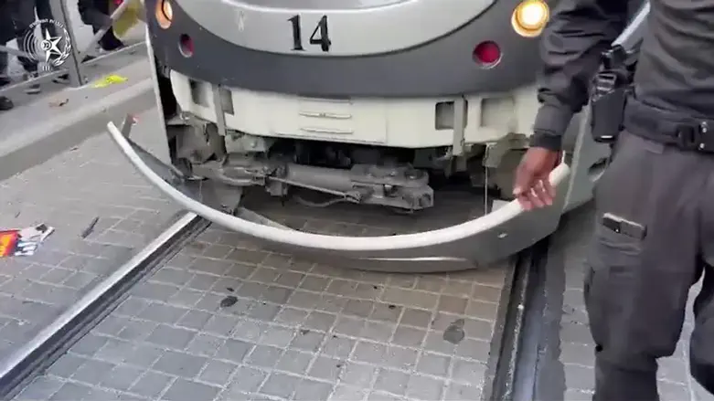 Damage to light rail protest (archive)