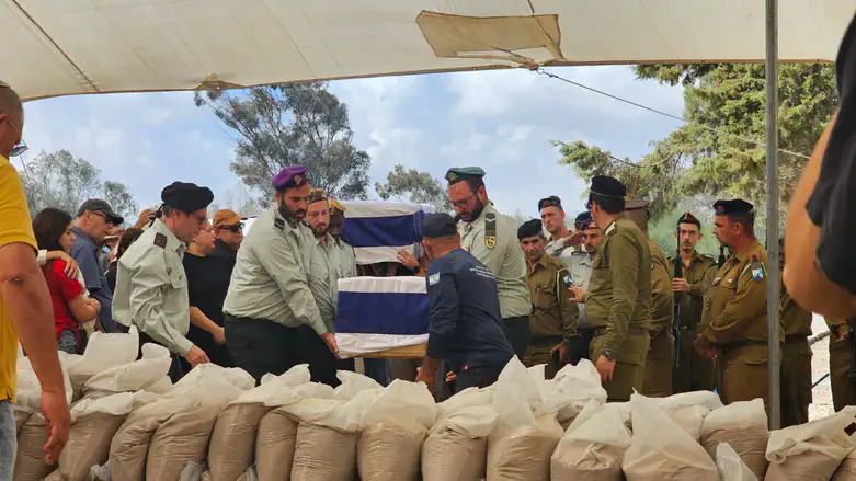 מסע ההלוויה בכפר עזה