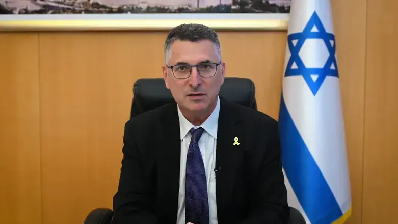 השר גדעון סער