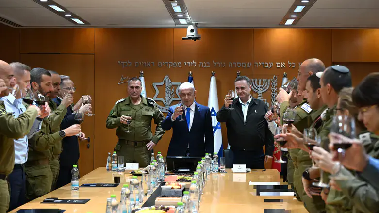 PM, defense officialson Rosh Hashanah eve