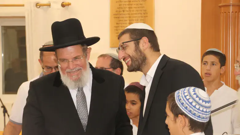 הרב אביעד מושקוביץ עם הרב קלמן בר