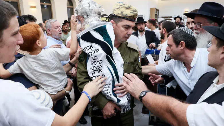 Torah scroll dedication