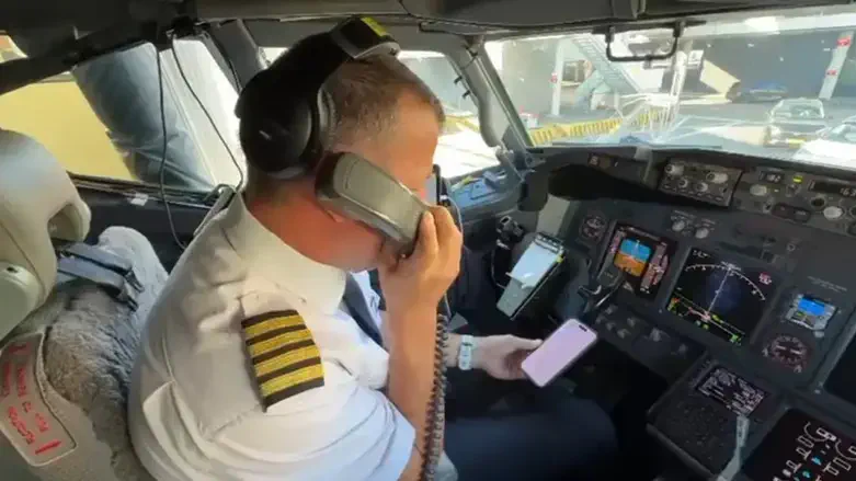 Пилот El Al обратился к семьям похищенных