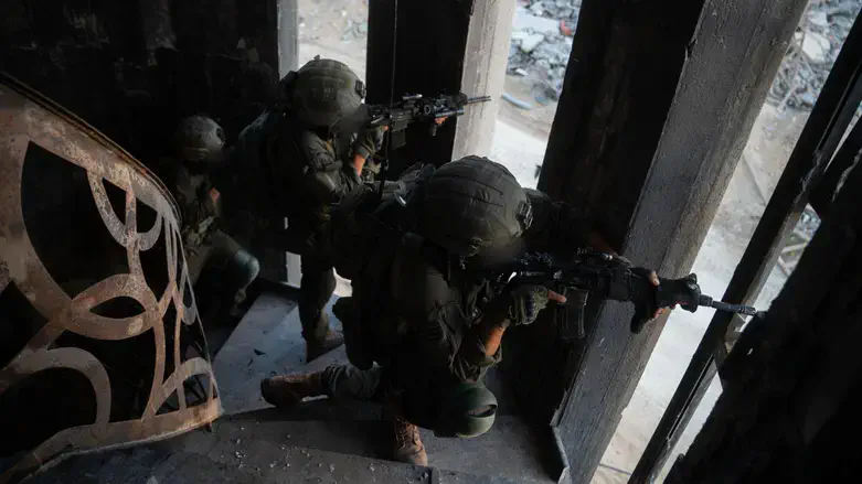 IDF soldiers operating in Gaza