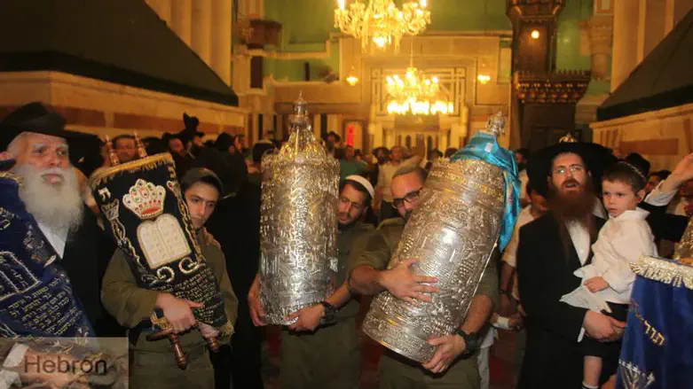 2nd Night Hakafot in Hebron