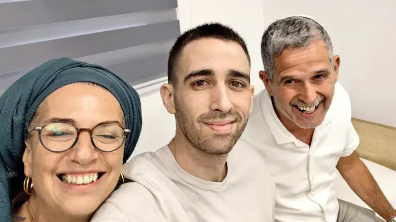 Авинатан Ор с родителями