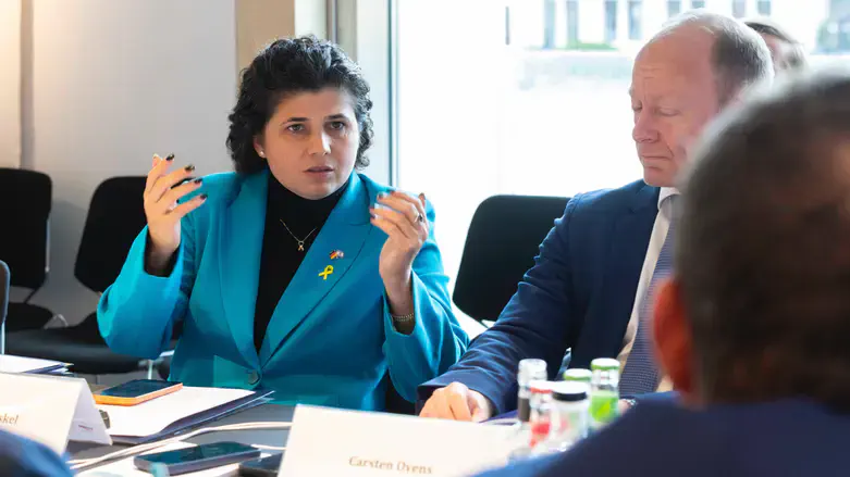 Deputy FM Sharren Haskel, left